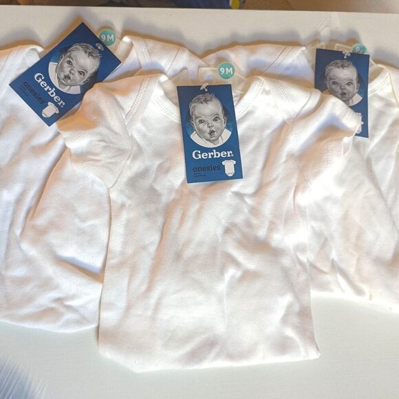NWT 3 Gerber Onesies 9M Months White NEW on Hangers Baby Infant Clothes Jumper - Picture 1 of 6